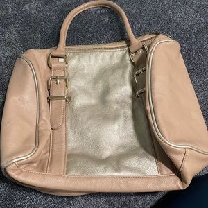 Women’s hand bag